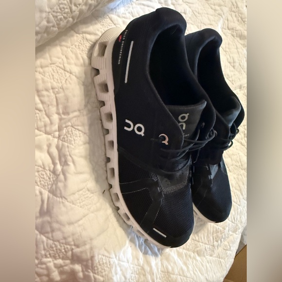 On Running Black and White Athletic Shoes - Picture 5 of 9